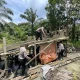 Polsek Peranap Sikat Habis Aktivitas PETI di Peranap, Rakit Penambang Ilegal Dimusnahkan